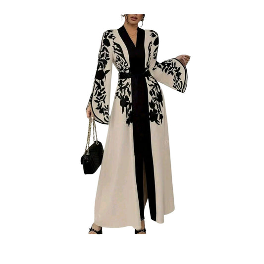 SHE bézs és fekete hímzett, megkötős abaya