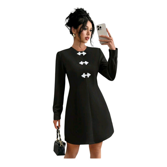 SHE fekete A-vonalú mini ruha díszgombokkal