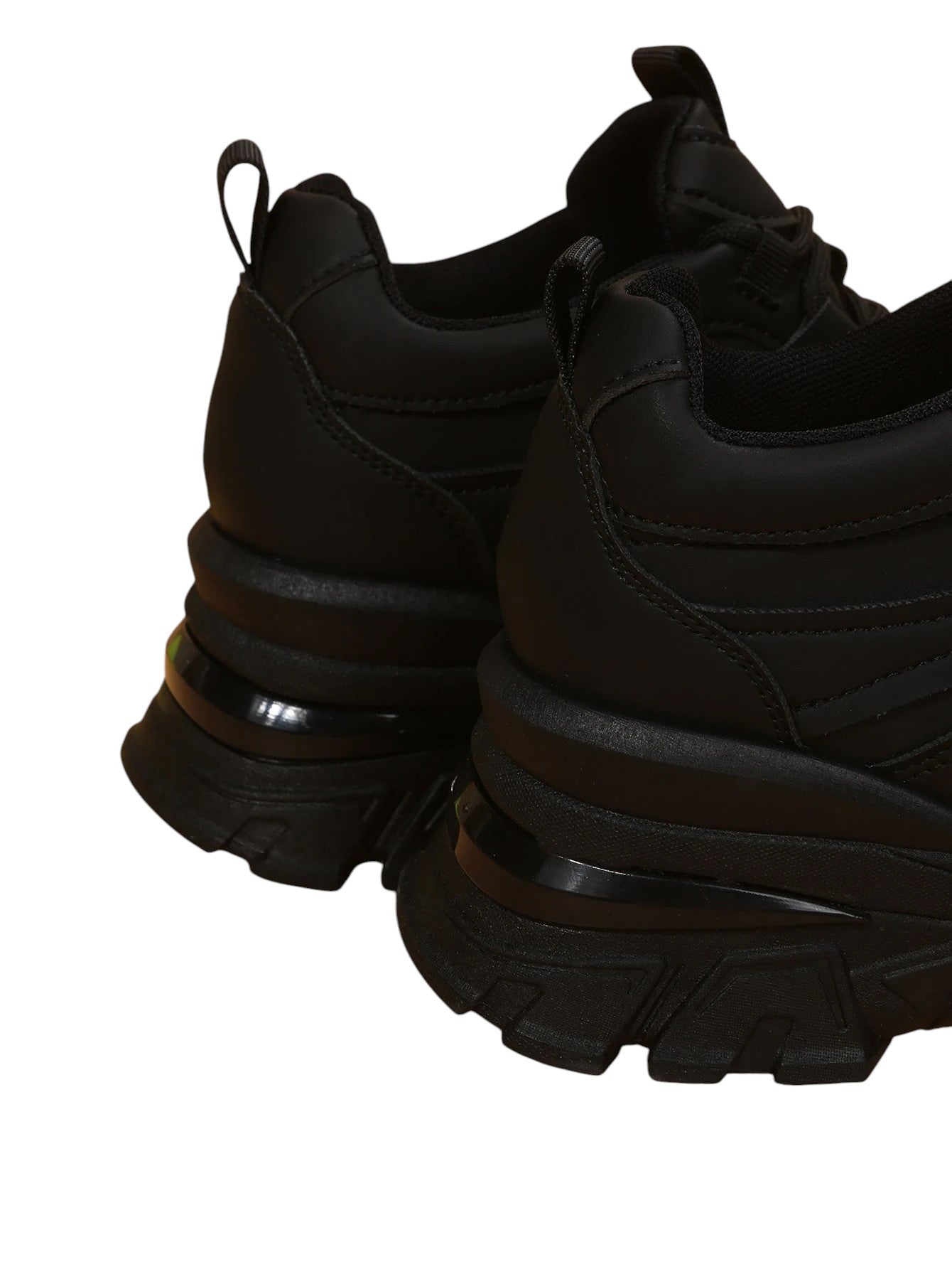 SHE fekete platform sneaker