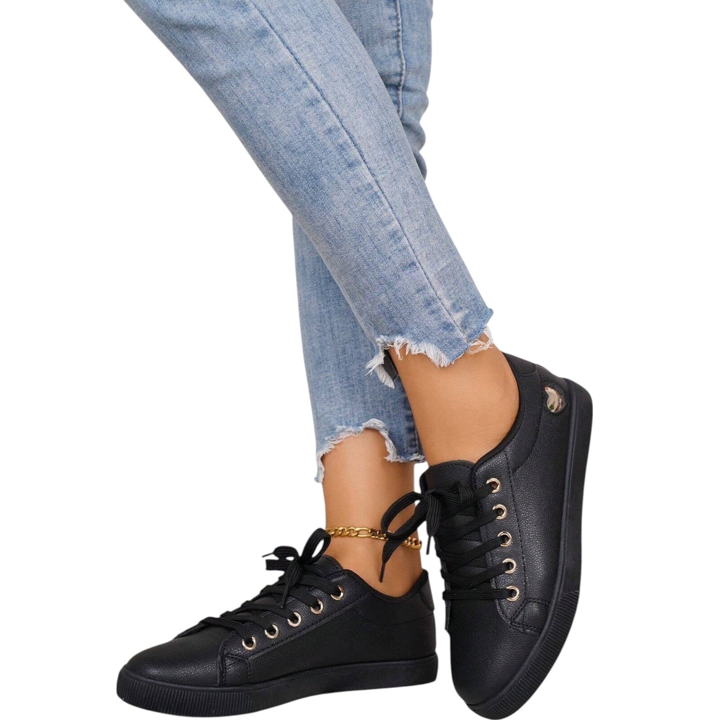 SHE fekete fűzős sneaker