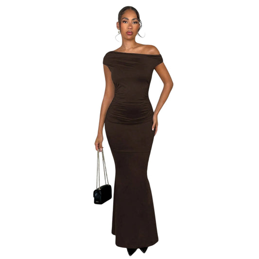 SHE barna aszimmetrikus nyakú maxi ruha