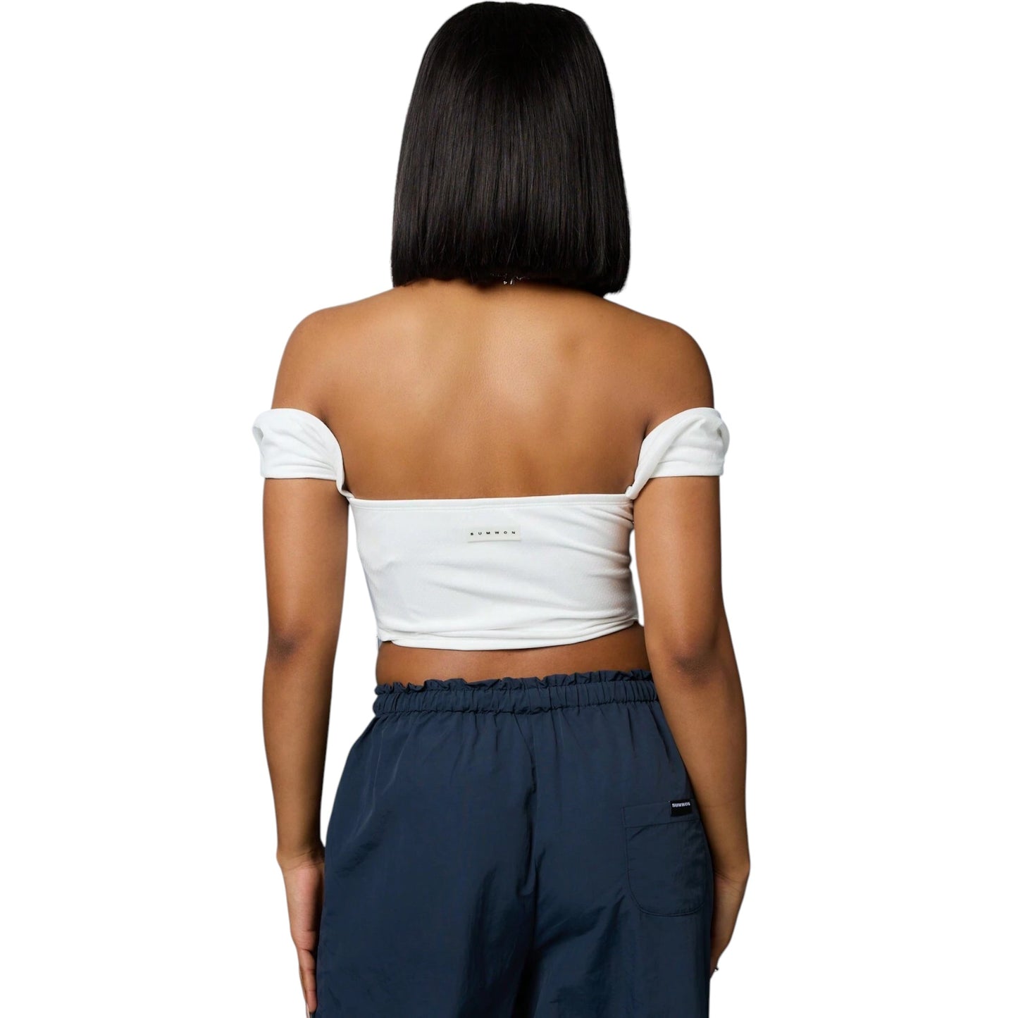 SHE ekrü crop top