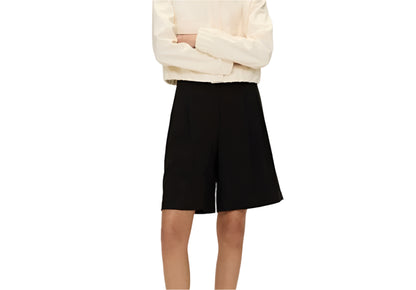 RESERVED fekete elegáns bővebb szabású short