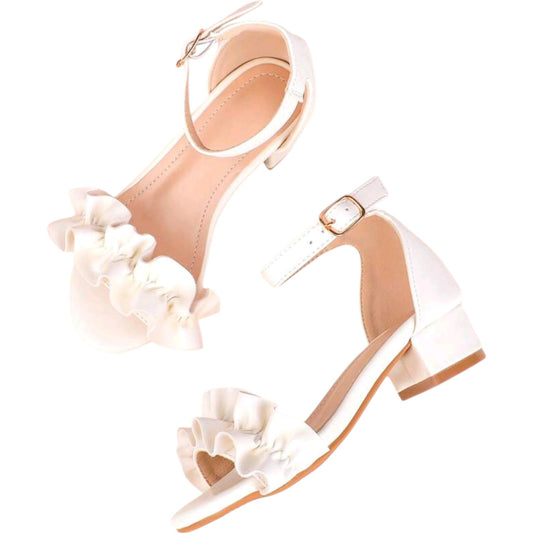 SHE fehér fodros szandál