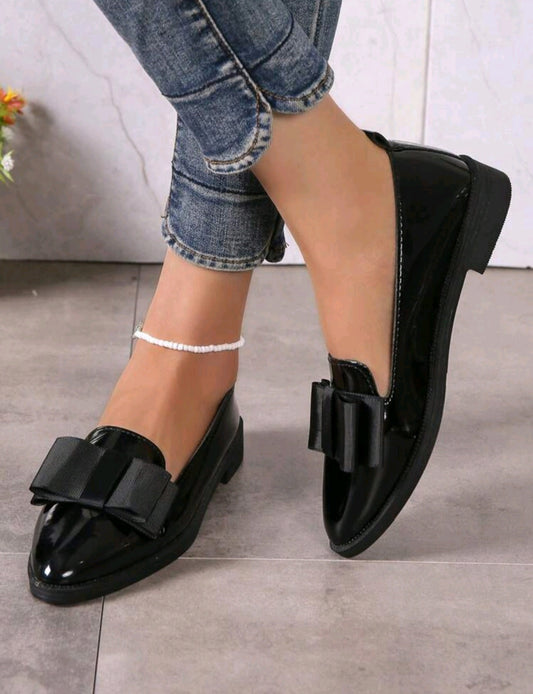SHE fekete lakkozott masnis loafer