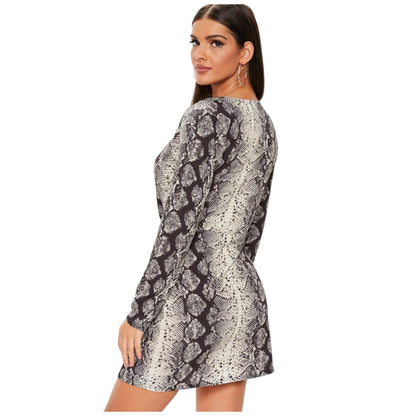MISSGUIDED szürke kígyóbőr mintás mini ruha