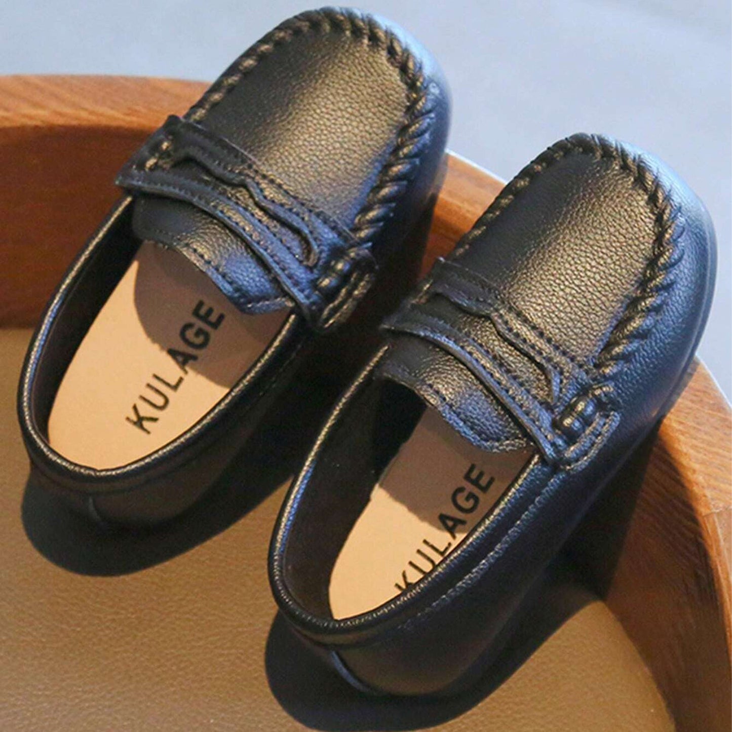 SHE fekete bebújós loafer