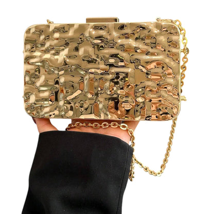 SHE arany metál clutch táska