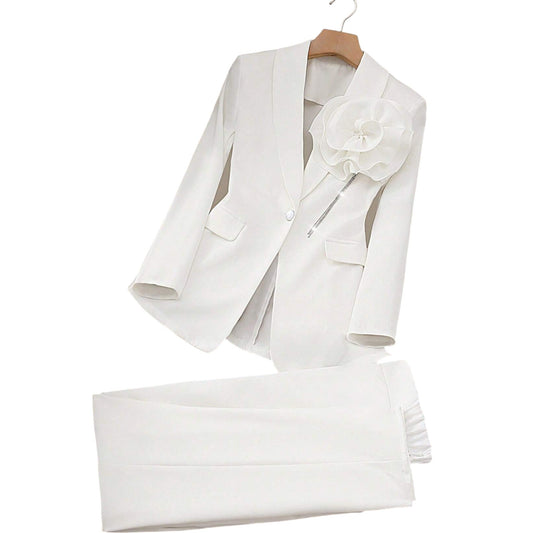 SHE fehér alkalmi kosztüm