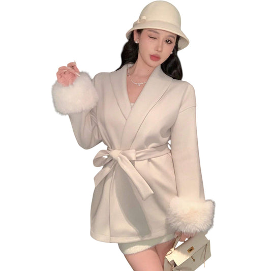 SHE törtfehér bolyhos ujjú kabát