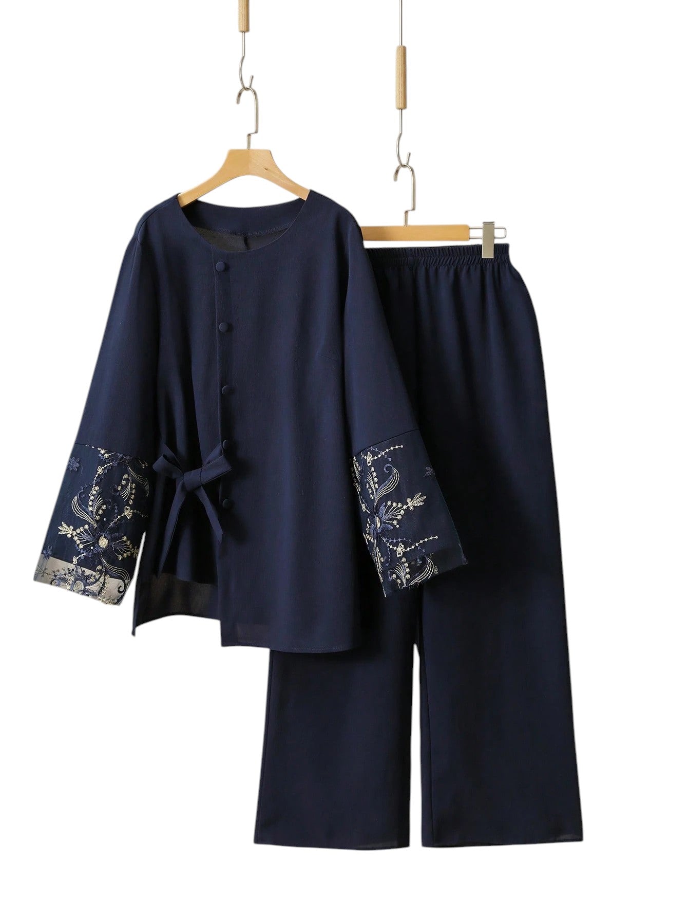 SHE sötétkék hímzett kétrészes szett