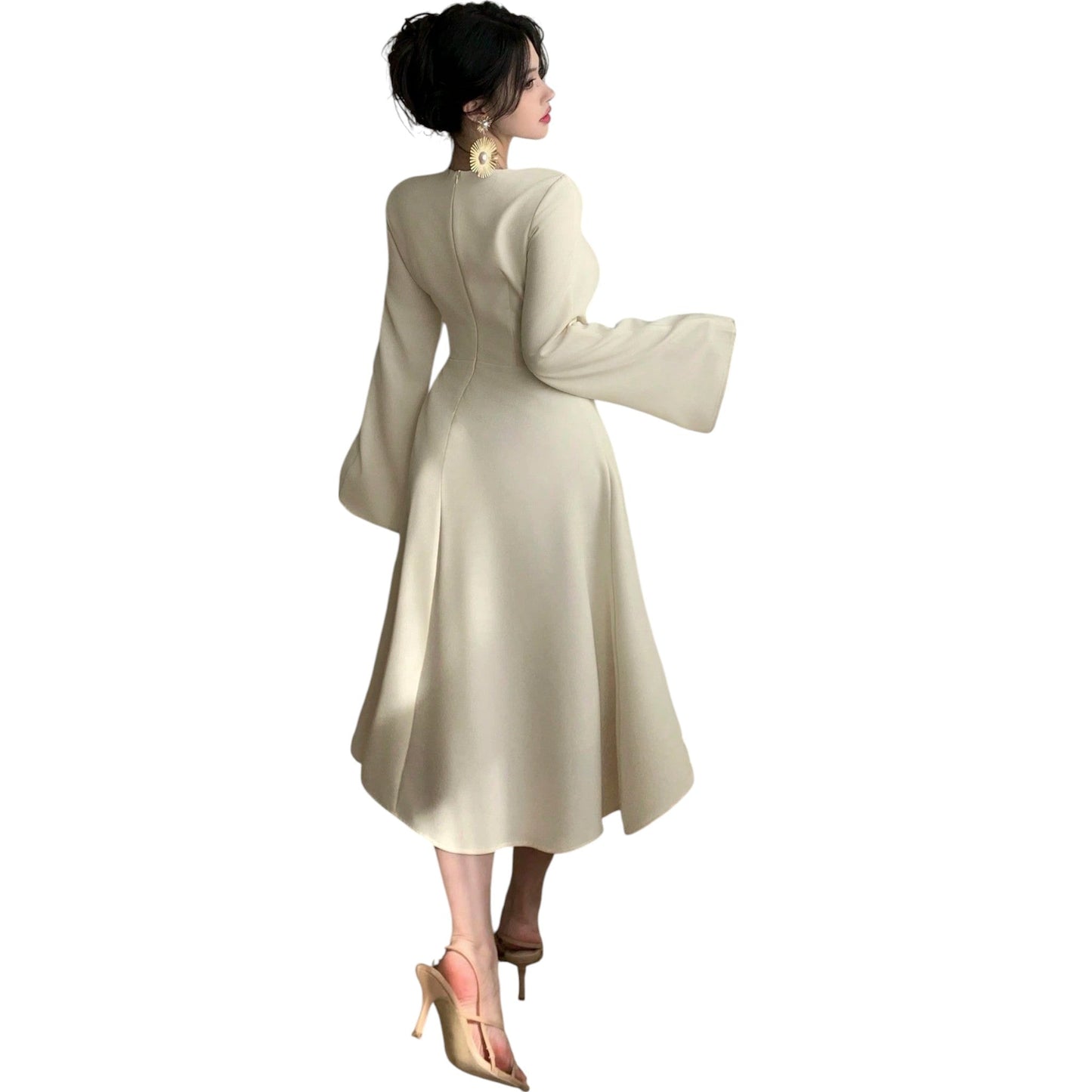 SHE krémszínű hosszú ujjú midi ruha