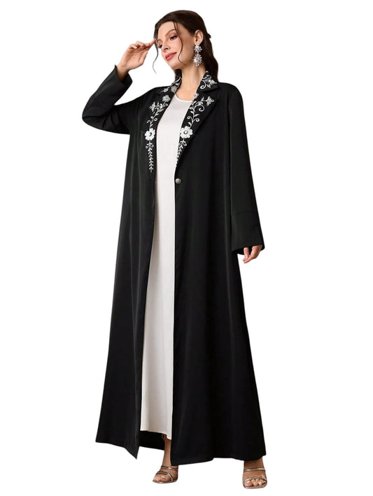 SHE fekete hímzett galléros abaya