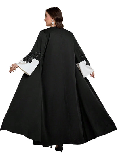 SHE fekete és fehér hímzett abaya szett